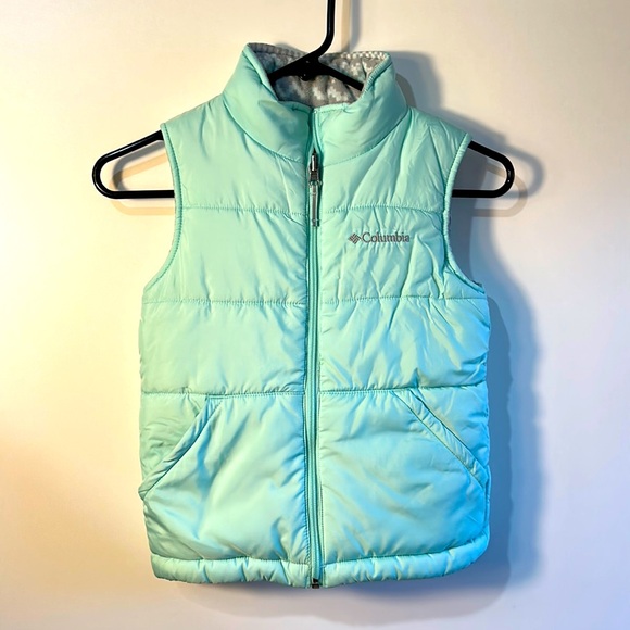 COLUMBIA GIRLS OUTDOOR REVERSIBLE PUFFER VEST IN SIZE XS 6/7 - Picture 1 of 6